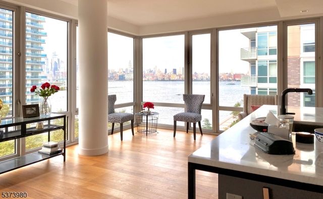 2 Shore Ln, Jersey City, NJ 07310