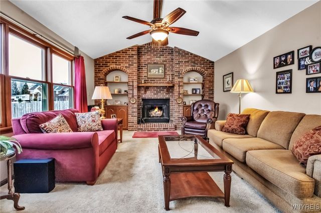 17 Camelot Drive, West Seneca, NY 14224