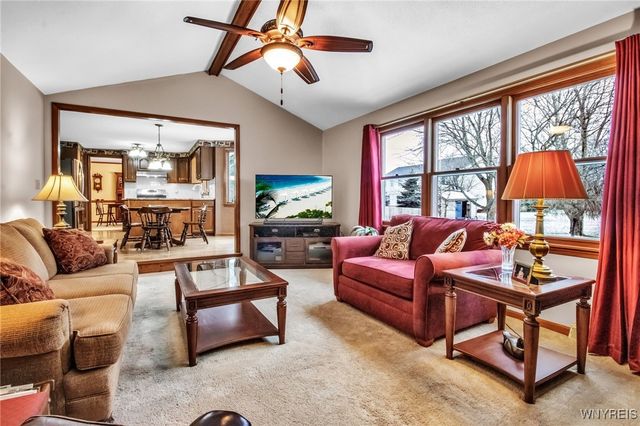 17 Camelot Drive, West Seneca, NY 14224