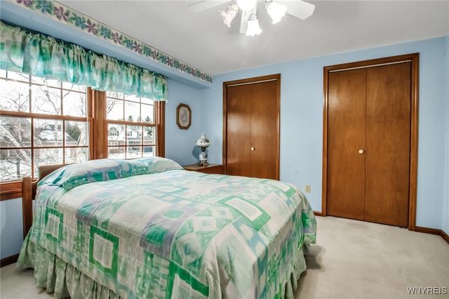 17 Camelot Drive, West Seneca, NY 14224