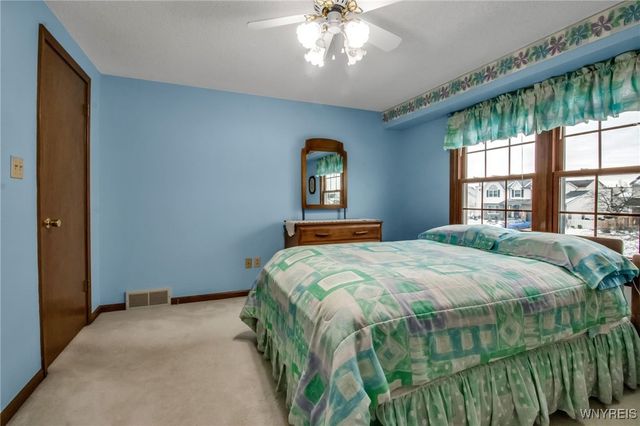 17 Camelot Drive, West Seneca, NY 14224