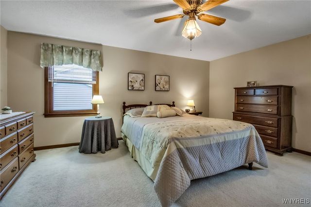 17 Camelot Drive, West Seneca, NY 14224