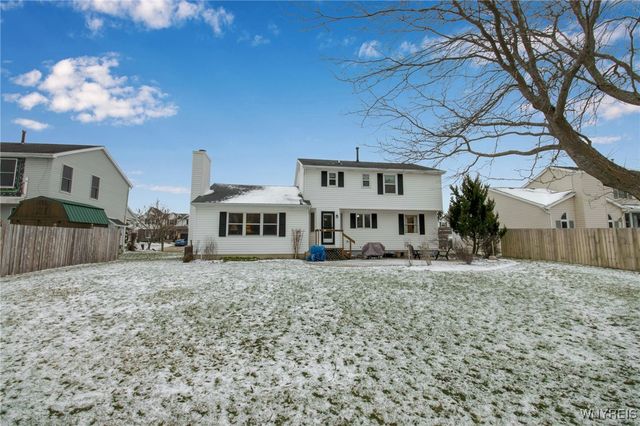 17 Camelot Drive, West Seneca, NY 14224