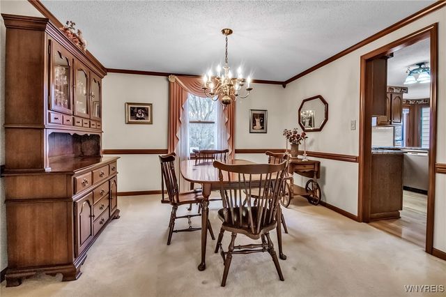 17 Camelot Drive, West Seneca, NY 14224