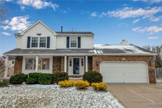 17 Camelot Drive, West Seneca, NY 14224
