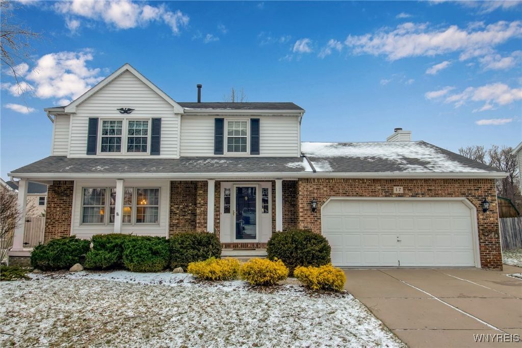 17 Camelot Drive, West Seneca, NY 14224