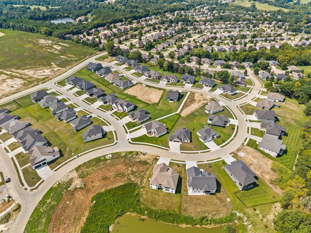 2806 MISTY FLOWER DR, Columbia, MO 65203