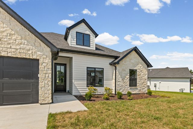 2806 MISTY FLOWER DR, Columbia, MO 65203