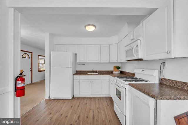 601 TAIT RD, Somerdale, NJ 08083