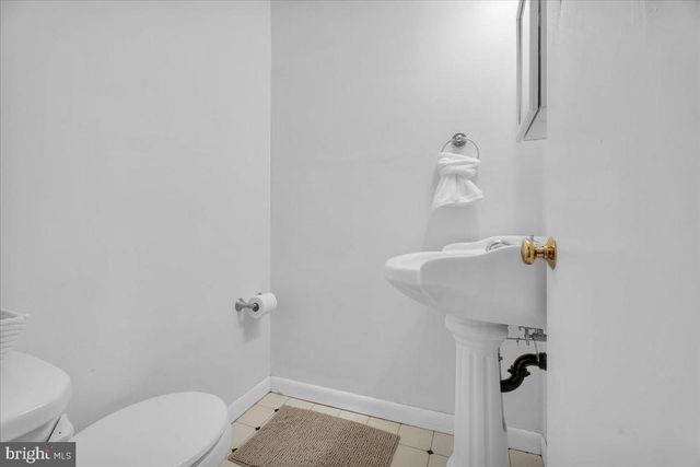 601 TAIT RD, Somerdale, NJ 08083