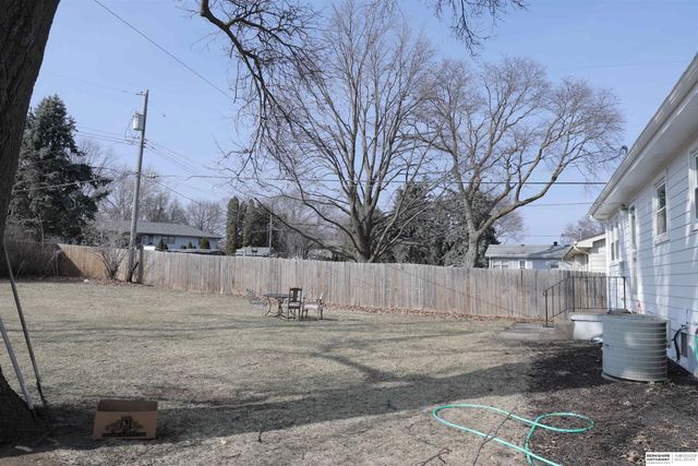 1864 S 123rd Street, Omaha, NE 68144