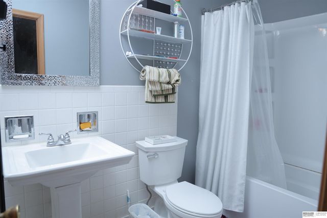 1864 S 123rd Street, Omaha, NE 68144