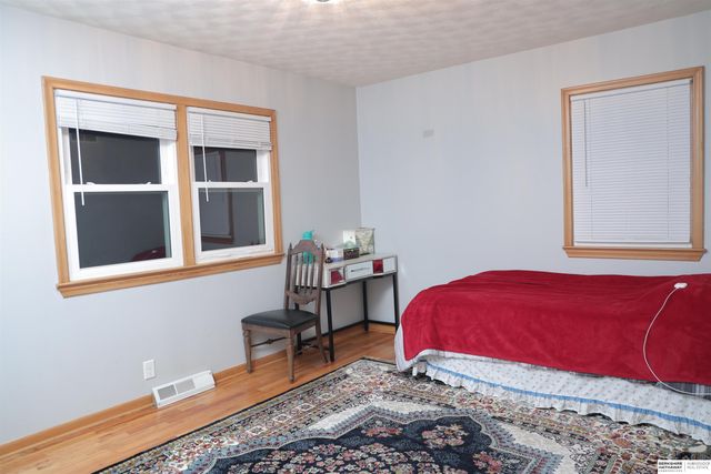 1864 S 123rd Street, Omaha, NE 68144