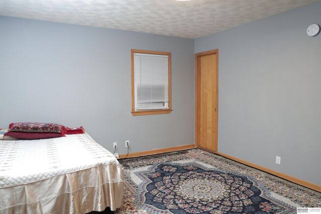 1864 S 123rd Street, Omaha, NE 68144