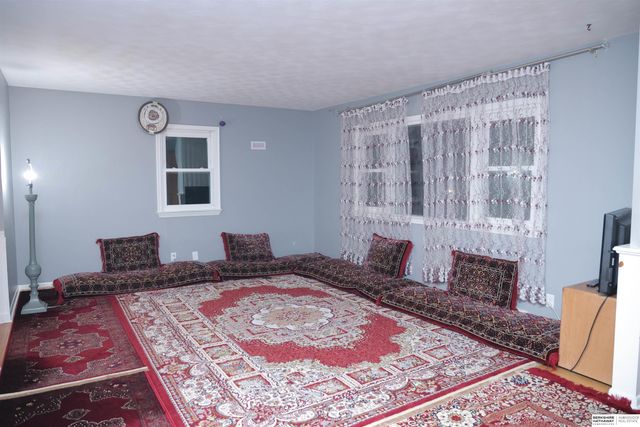 1864 S 123rd Street, Omaha, NE 68144