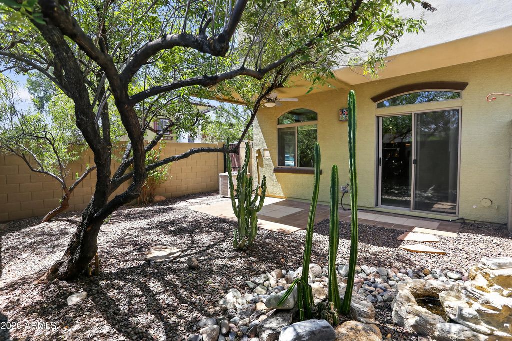 2725 E Mine Creek Road 1025, Phoenix, AZ 85024 — exterior