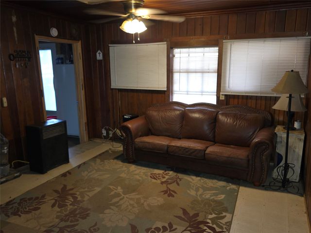 505 N Baylor Avenue, Breckenridge, TX 76424