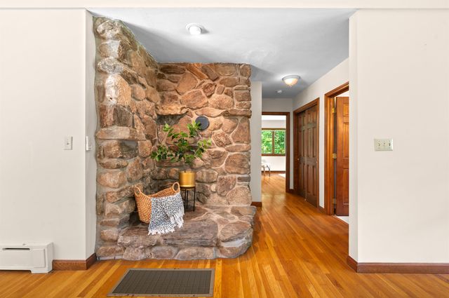 1 Old Milford Road, Amherst, NH 03031