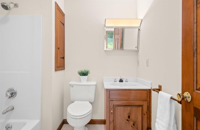 1 Old Milford Road, Amherst, NH 03031