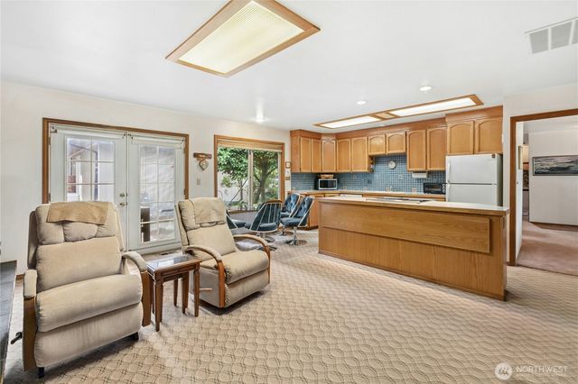 1643 NE Sumner Drive, Oak Harbor, WA 98277