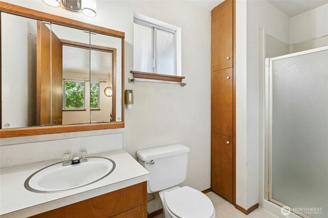 1643 NE Sumner Drive, Oak Harbor, WA 98277