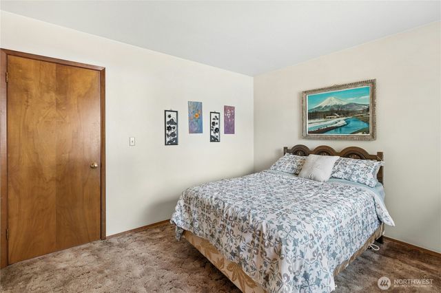 1643 NE Sumner Drive, Oak Harbor, WA 98277
