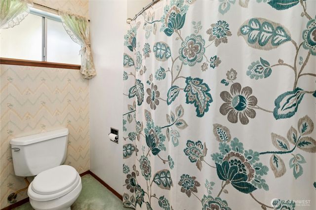 1643 NE Sumner Drive, Oak Harbor, WA 98277