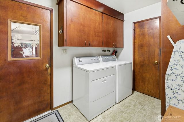 1643 NE Sumner Drive, Oak Harbor, WA 98277