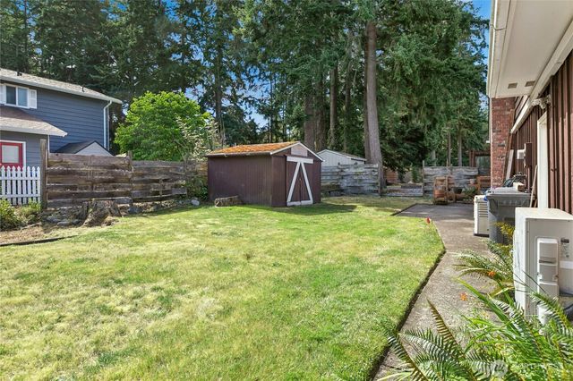 1643 NE Sumner Drive, Oak Harbor, WA 98277