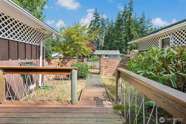 1643 NE Sumner Drive, Oak Harbor, WA 98277