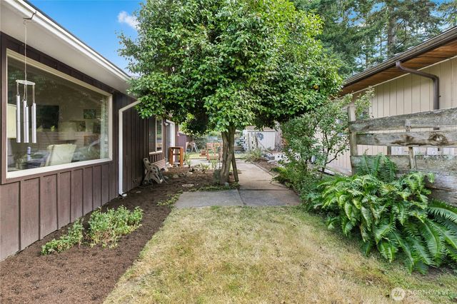 1643 NE Sumner Drive, Oak Harbor, WA 98277