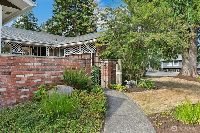 1643 NE Sumner Drive, Oak Harbor, WA 98277