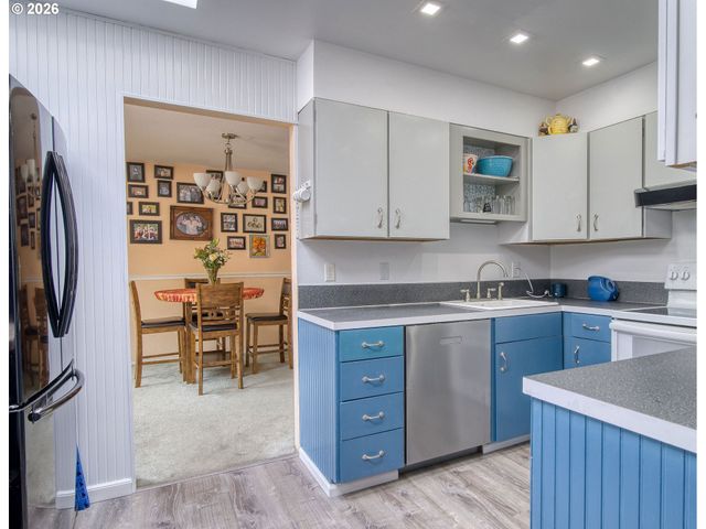 59930 WESTHILL Rd, St Helens, OR 97051