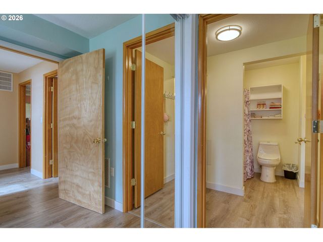 59930 WESTHILL Rd, St Helens, OR 97051