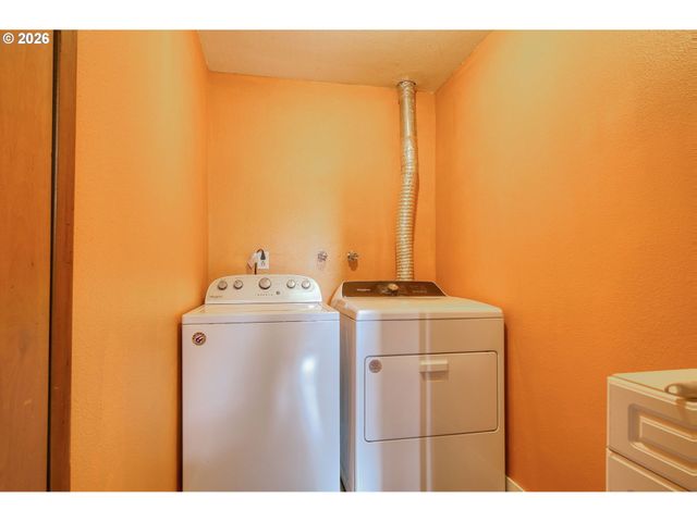 59930 WESTHILL Rd, St Helens, OR 97051