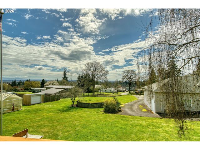 59930 WESTHILL Rd, St Helens, OR 97051