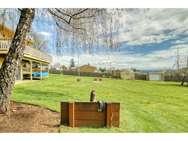 59930 WESTHILL Rd, St Helens, OR 97051