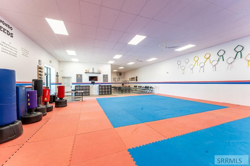 Image 17 of property listing at 170 S Spud Alley, Shelley, ID 83274