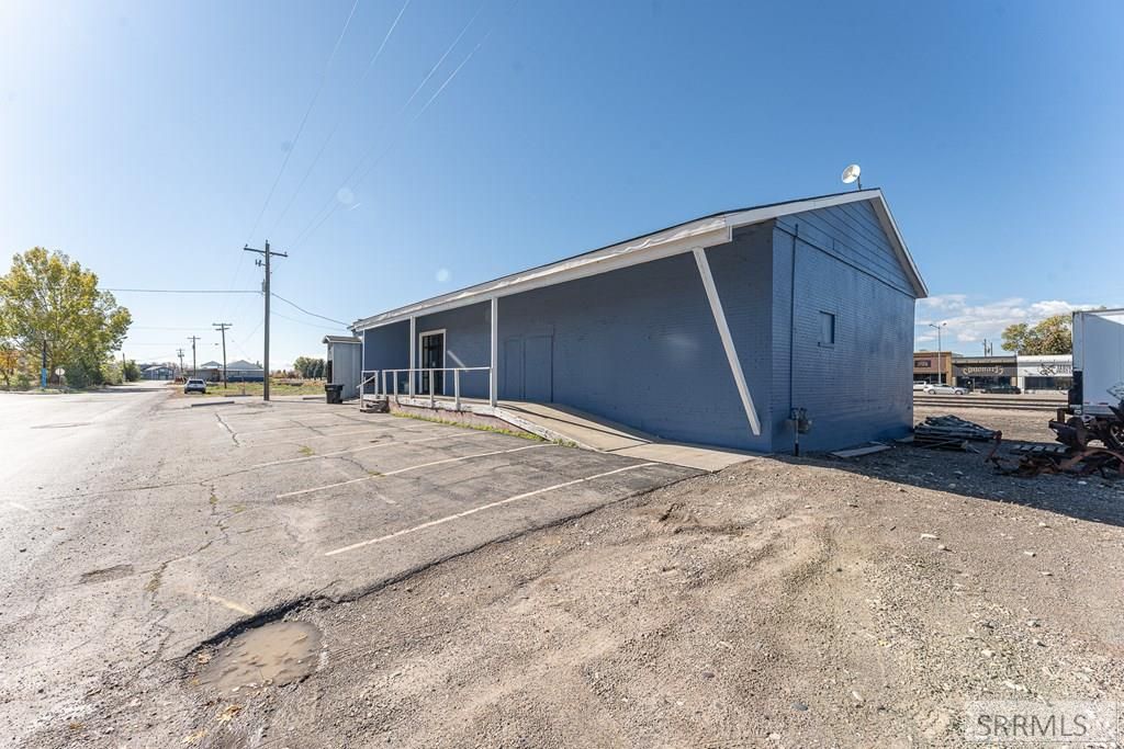 Image 4 of property listing at 170 S Spud Alley, Shelley, ID 83274