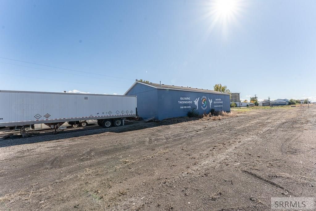 Image 5 of property listing at 170 S Spud Alley, Shelley, ID 83274