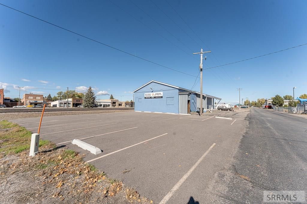 Image 6 of property listing at 170 S Spud Alley, Shelley, ID 83274