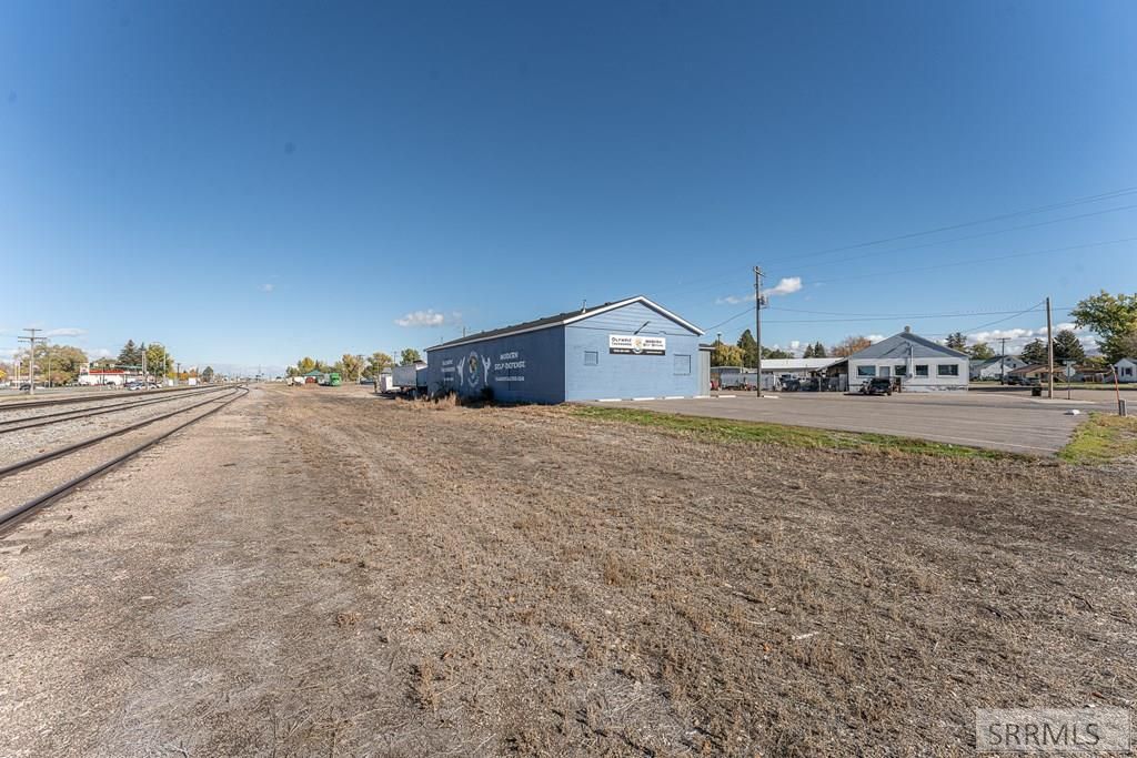 Image 7 of property listing at 170 S Spud Alley, Shelley, ID 83274