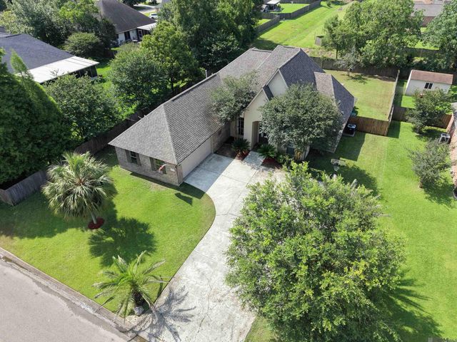 13720 Parkway Dr, Denham Springs, LA 70726