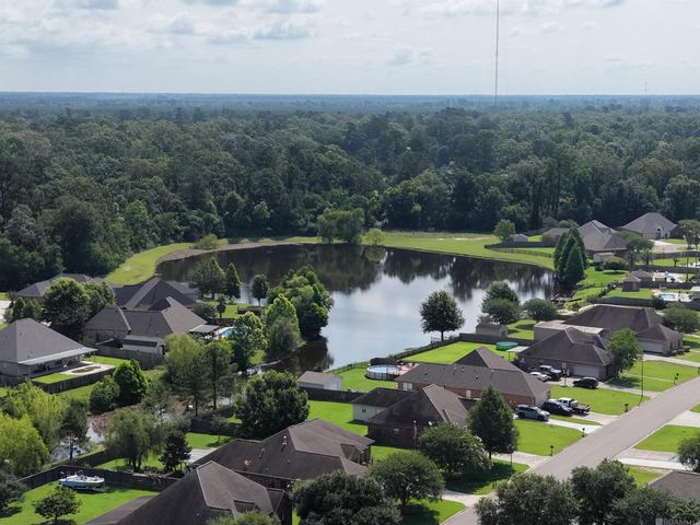 13720 Parkway Dr, Denham Springs, LA 70726