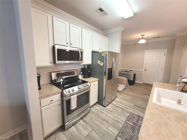 512 Fieldstone Glen WAY, Virginia Beach, VA 23454