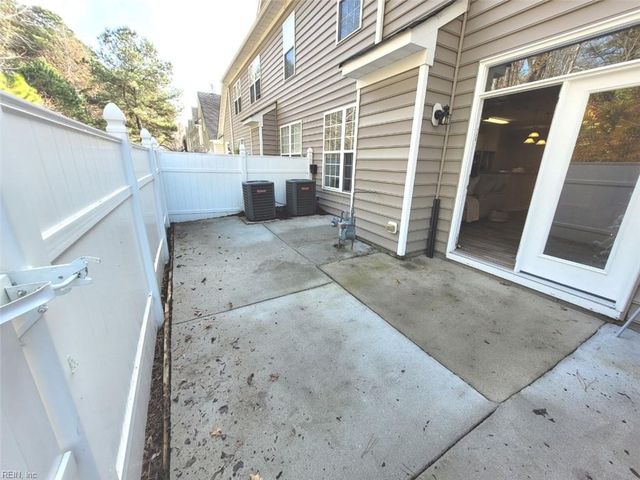 512 Fieldstone Glen WAY, Virginia Beach, VA 23454