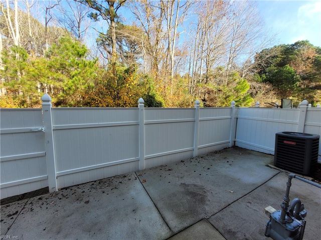 512 Fieldstone Glen WAY, Virginia Beach, VA 23454