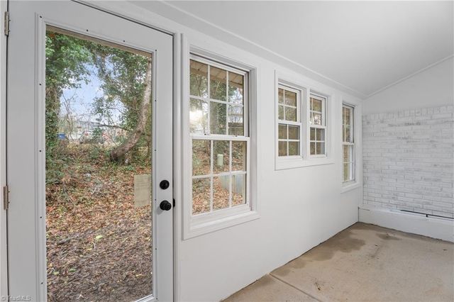 311 Salisbury Street 18, Kernersville, NC 27284