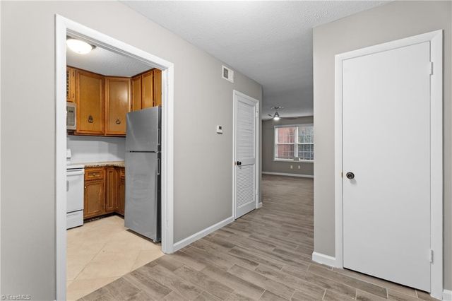 311 Salisbury Street 18, Kernersville, NC 27284