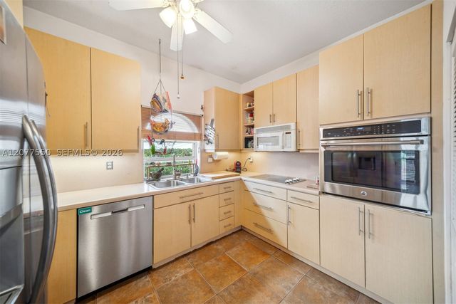 9008 Collins Ave 402, Surfside, FL 33154